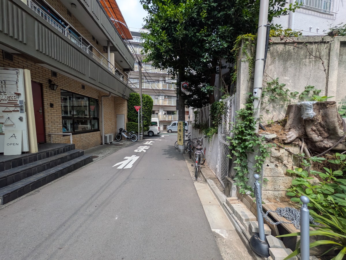 v20251011150702/fresh/building/J00100611257_16