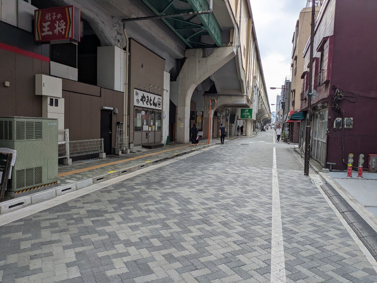 v20251012150813/fresh/building/J00100359698_2