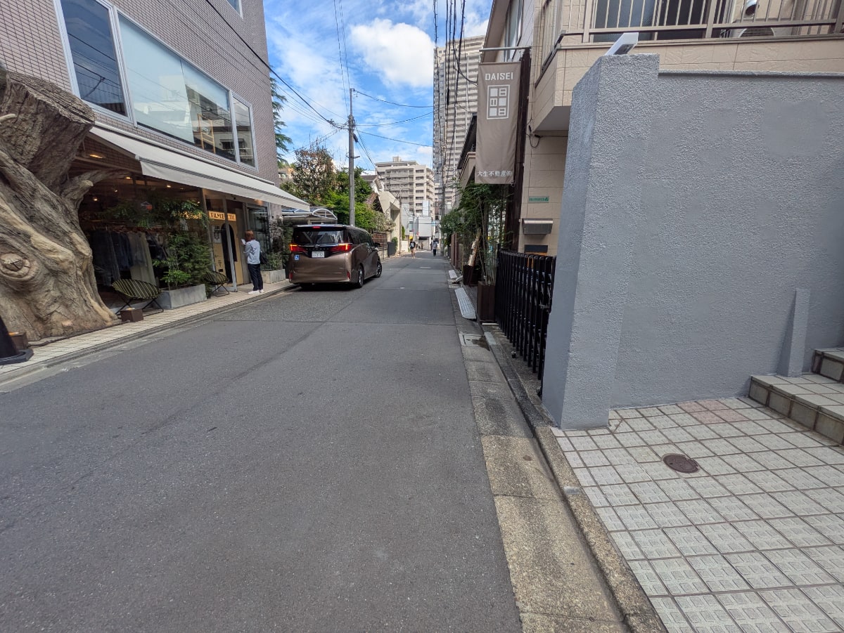 v20251012150813/fresh/building/J00100365471_2