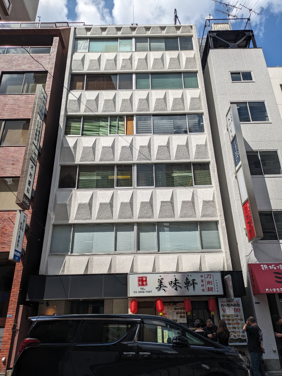 v20251012150813/fresh/building/J00100375584_1
