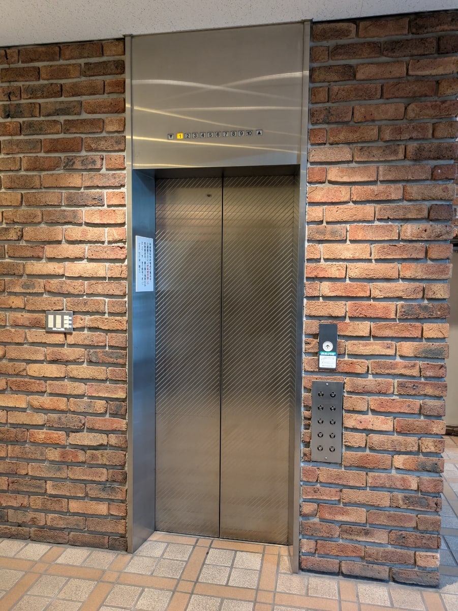 v20251012150813/fresh/building/J00100380336_4