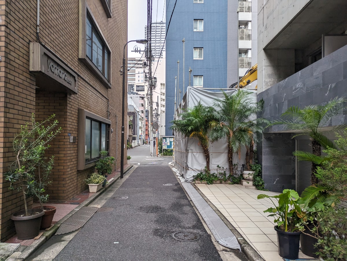 v20251012150813/fresh/building/J00100381835_10