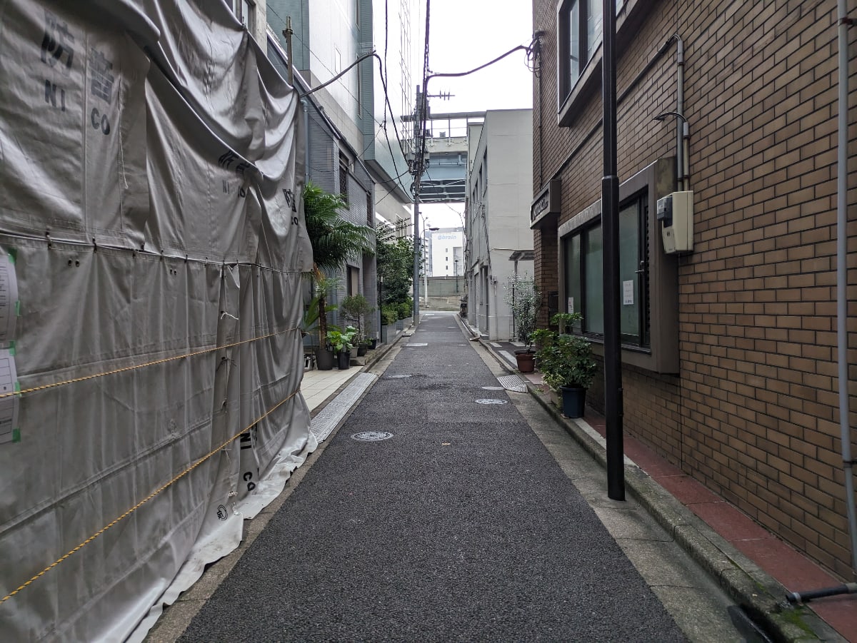 v20251012150813/fresh/building/J00100381835_11