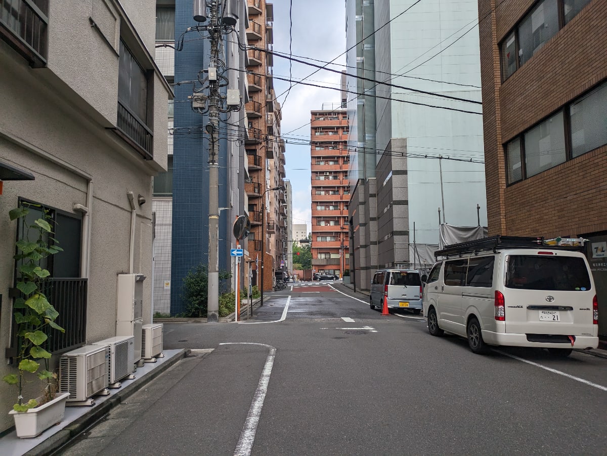 v20251012150813/fresh/building/J00100381835_9