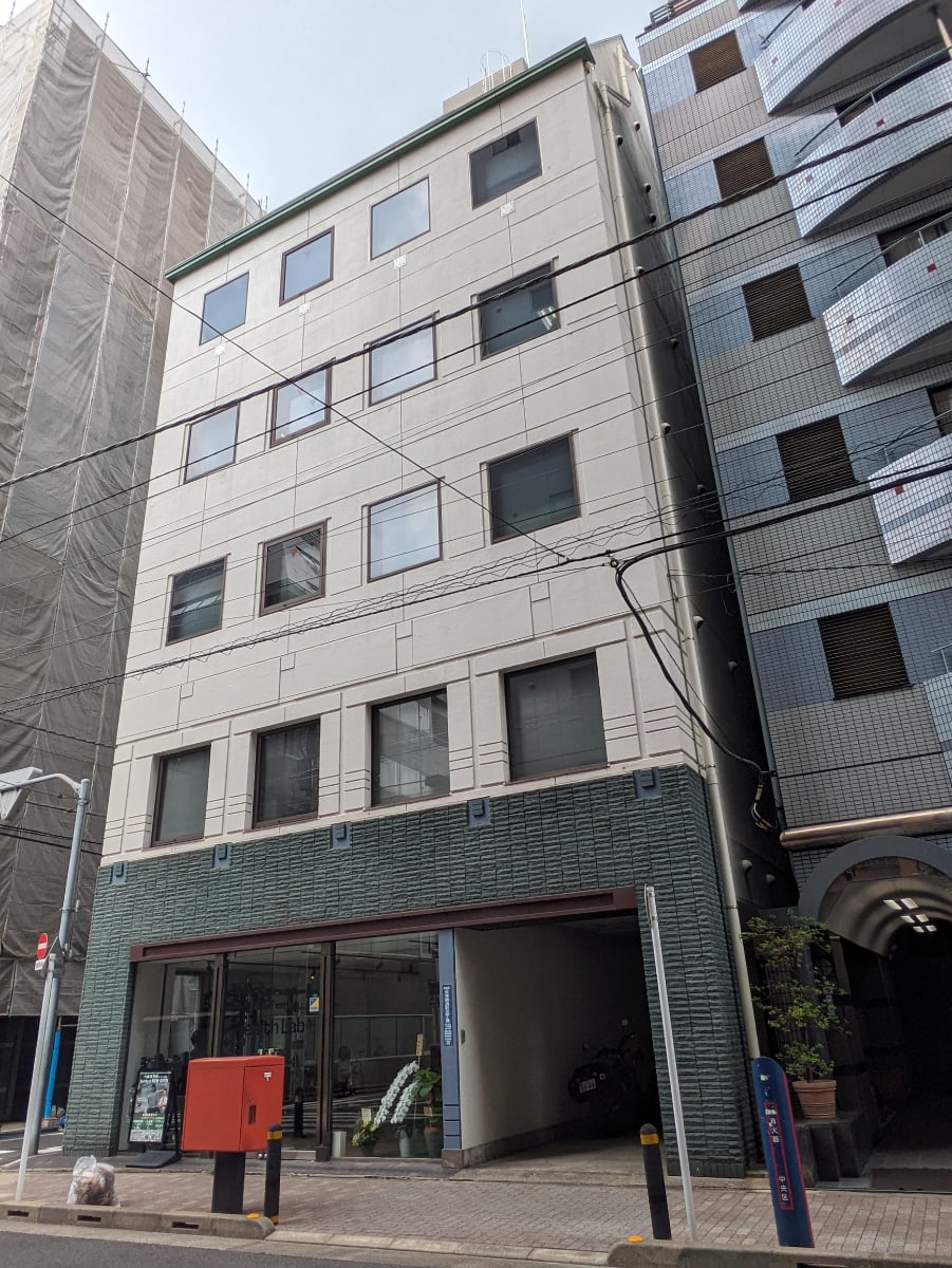 v20251012150813/fresh/building/J00100381837_11