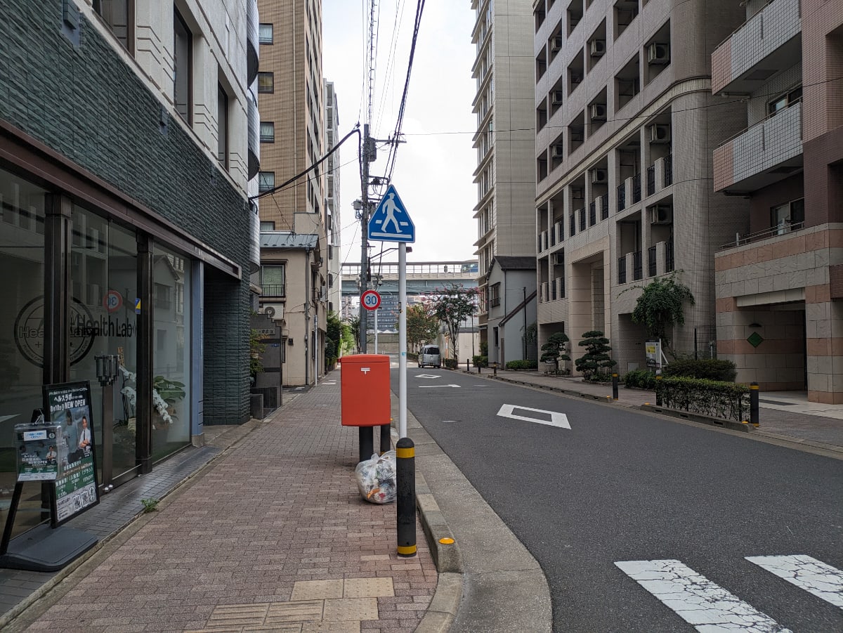 v20251012150813/fresh/building/J00100381837_17