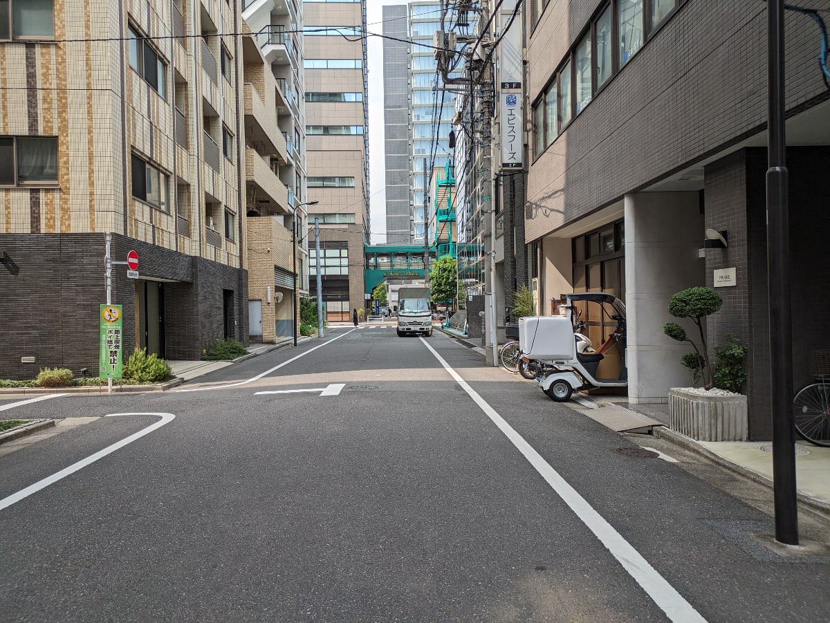 v20251012150813/fresh/building/J00100381847_2