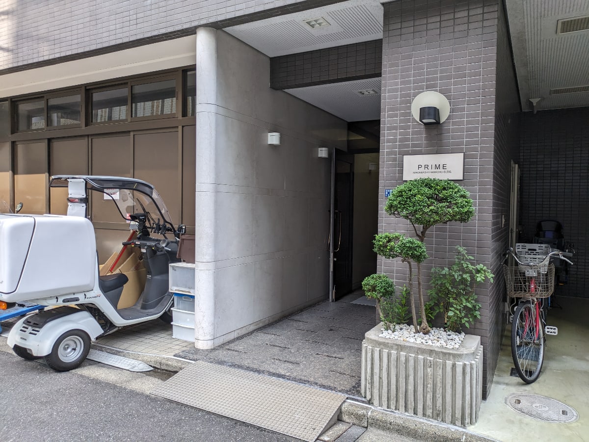 v20251012150813/fresh/building/J00100381847_9