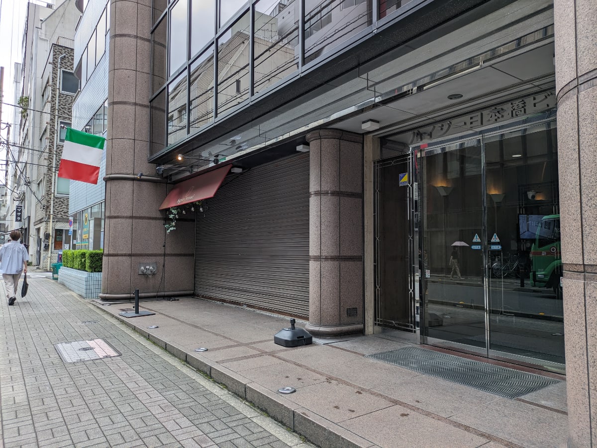 v20251012150813/fresh/building/J00100382857_14