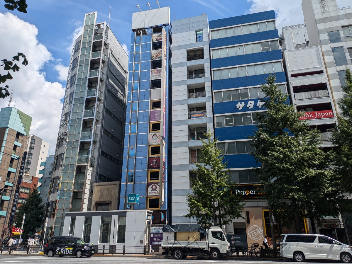 v20251012150813/fresh/building/J00100382992_13