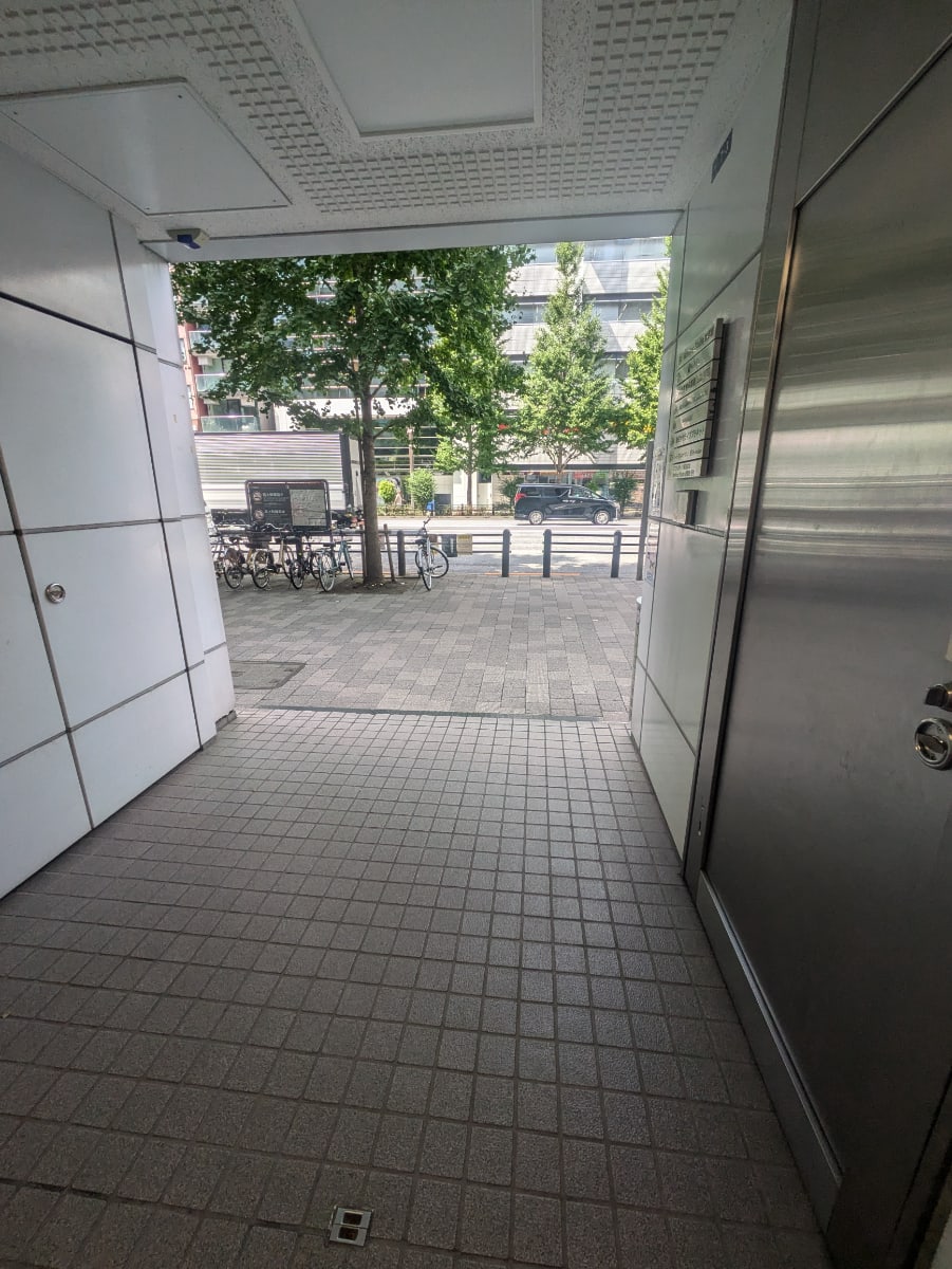 v20251012150813/fresh/building/J00100382992_15