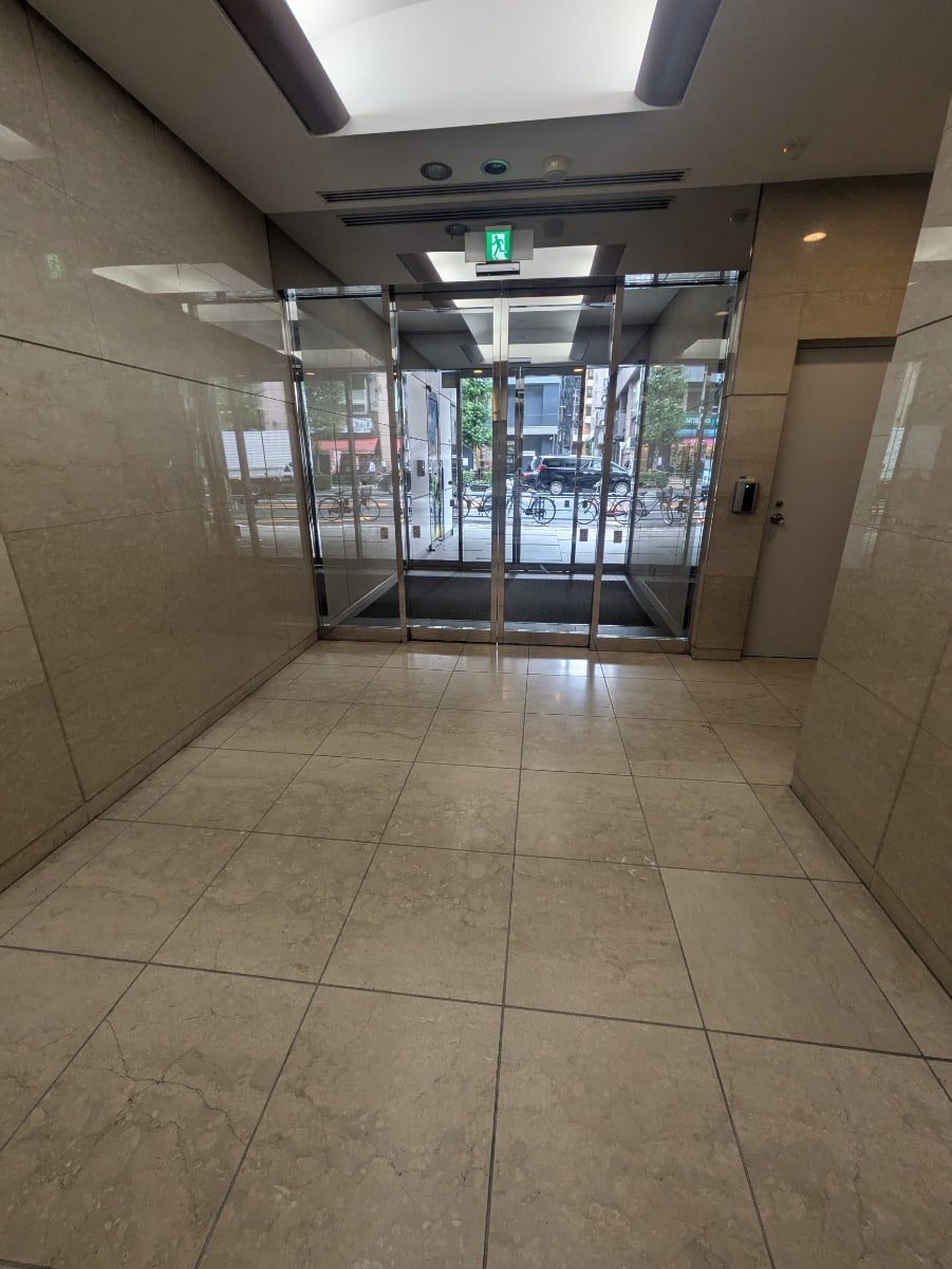 v20251012150813/fresh/building/J00100383005_9