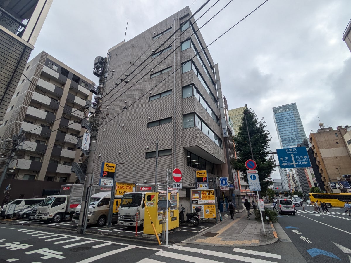 v20251012150813/fresh/building/J00100383024_16