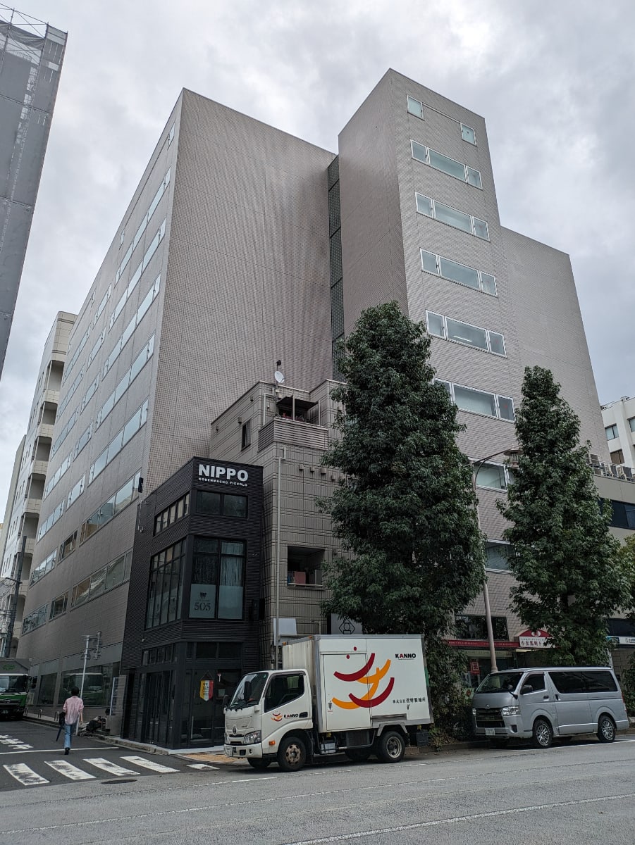 v20251012150813/fresh/building/J00100385401_10