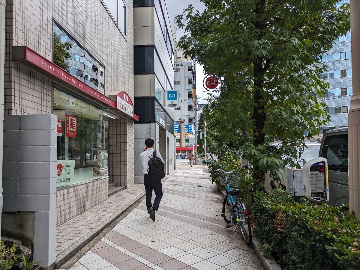 v20251012150813/fresh/building/J00100385401_14