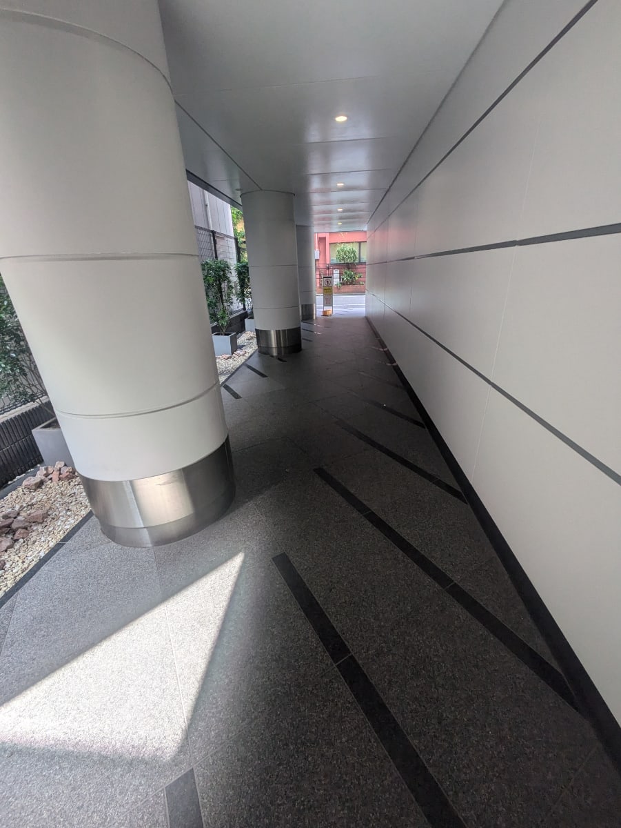 v20251012150813/fresh/building/J00100389567_15