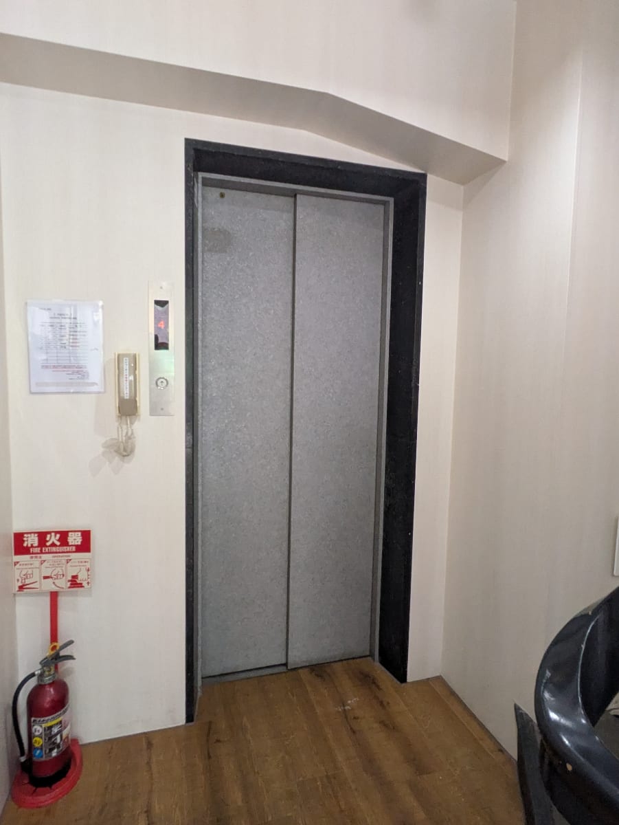 v20251012150813/fresh/building/J00100392903_4
