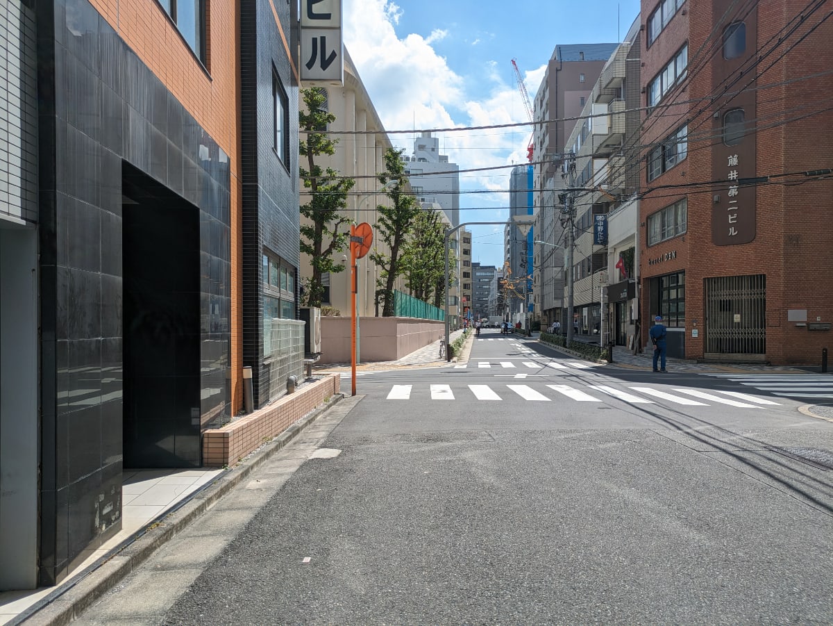 v20251012150813/fresh/building/J00100393481_13