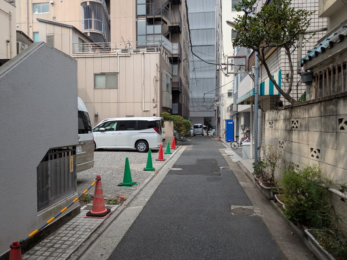 v20251012150813/fresh/building/J00100418394_2