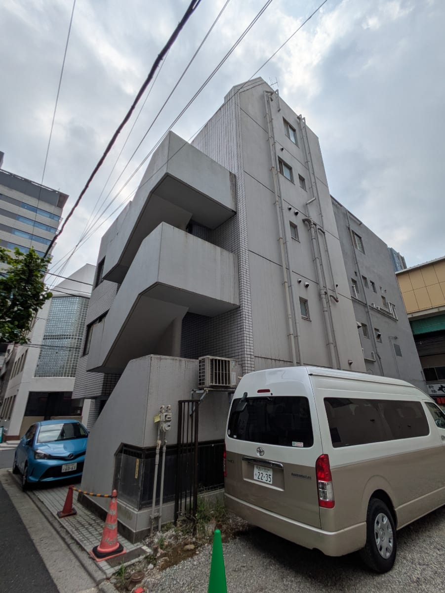 v20251012150813/fresh/building/J00100418394_8