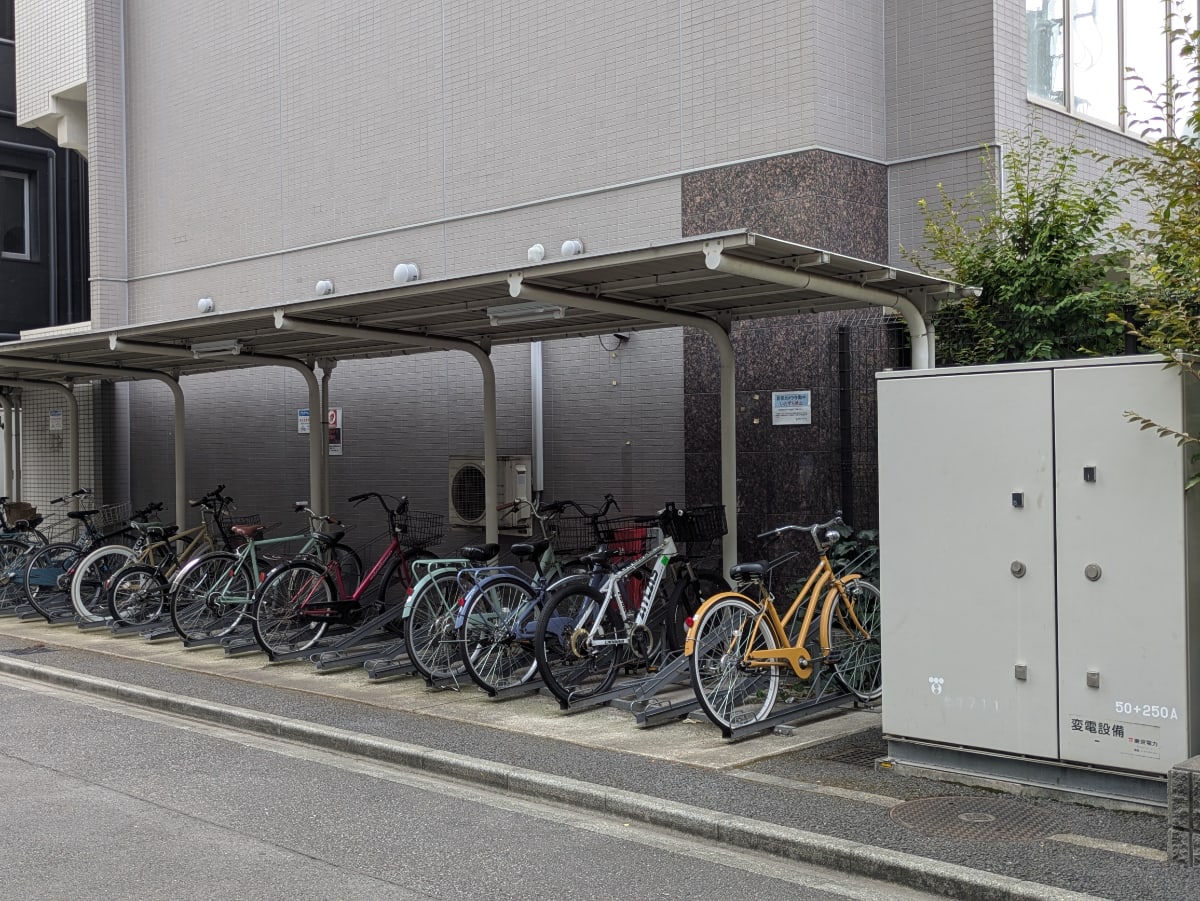 v20251012150813/fresh/building/J00100494402_13