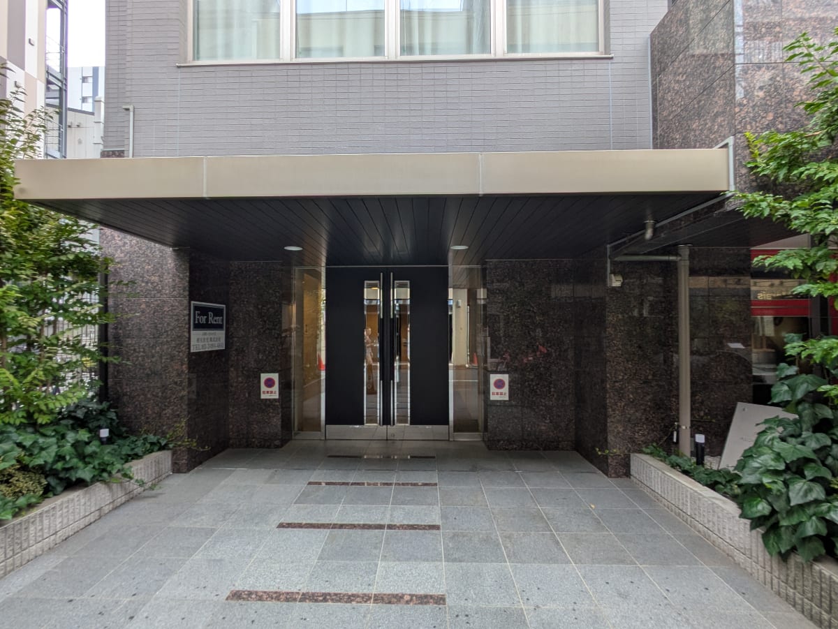 v20251012150813/fresh/building/J00100494402_3