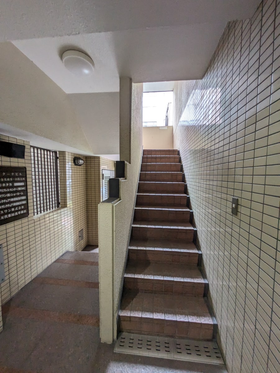 v20251012150813/fresh/building/J00100510700_14