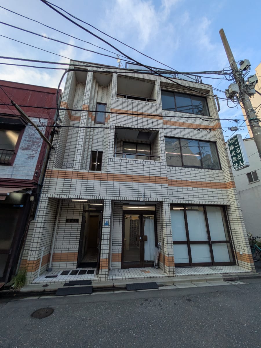 v20251012150813/fresh/building/J00100633701_7