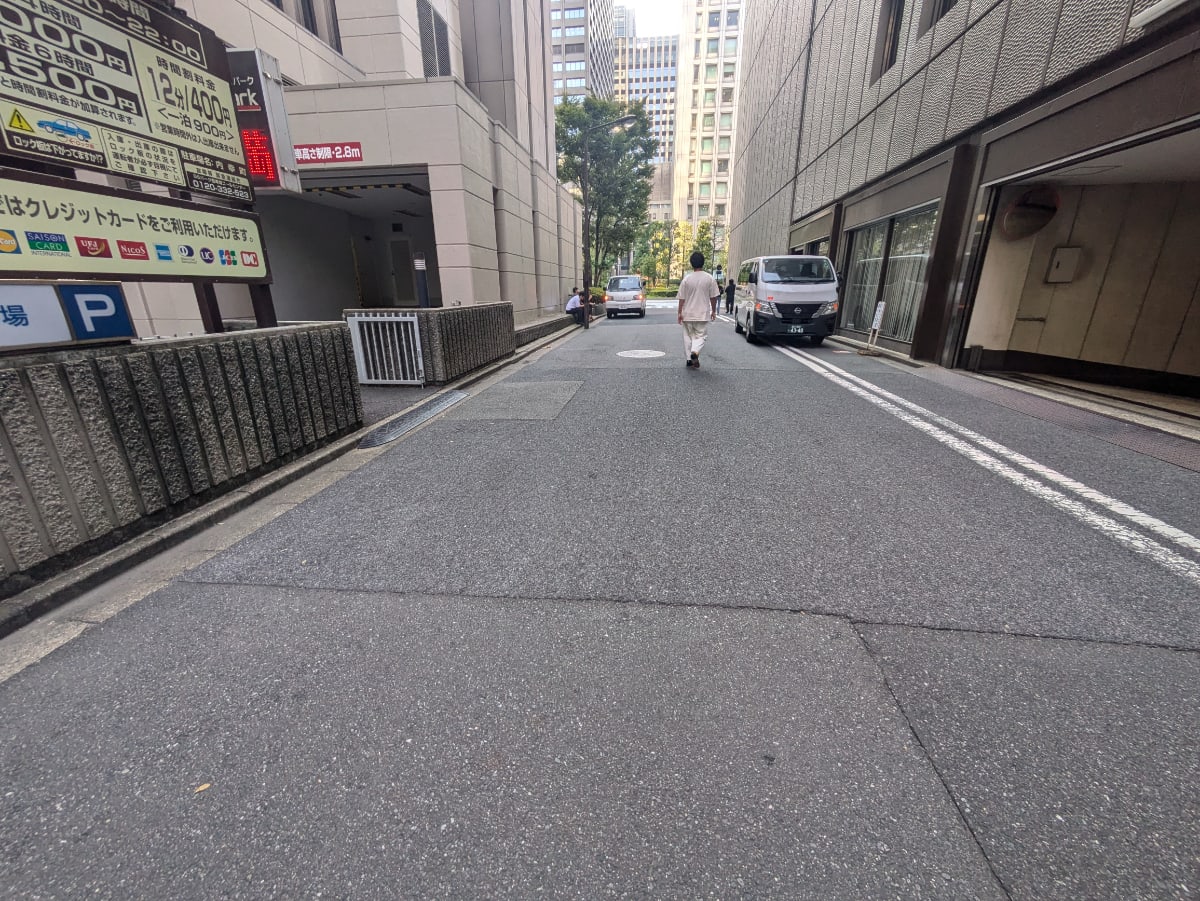 v20251013150705/fresh/building/J00100372532_16