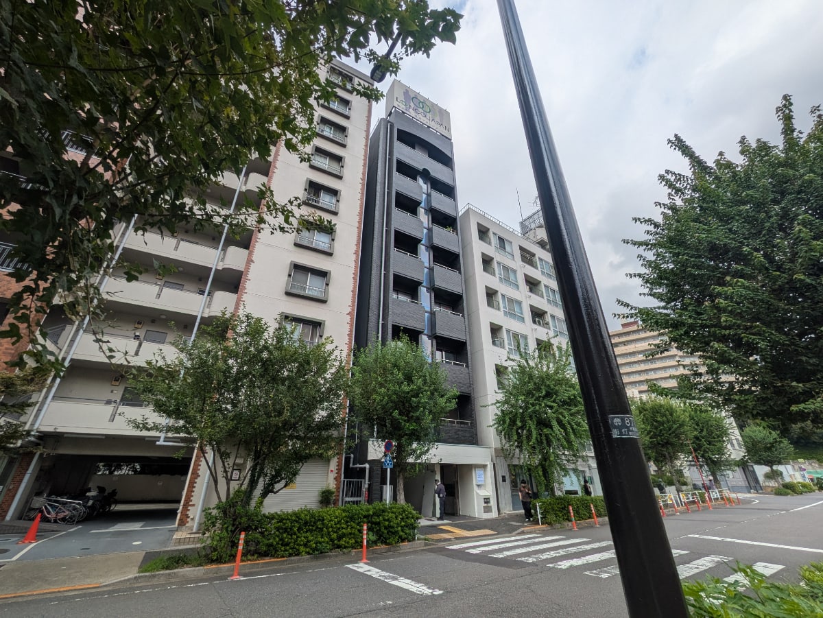 v20251013150705/fresh/building/J00100374804_9