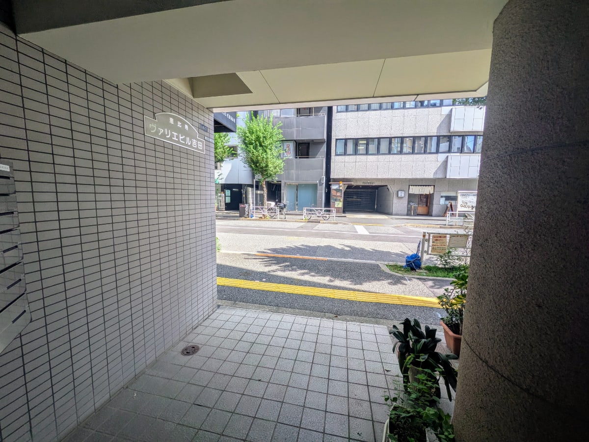 v20251013150705/fresh/building/J00100376718_13