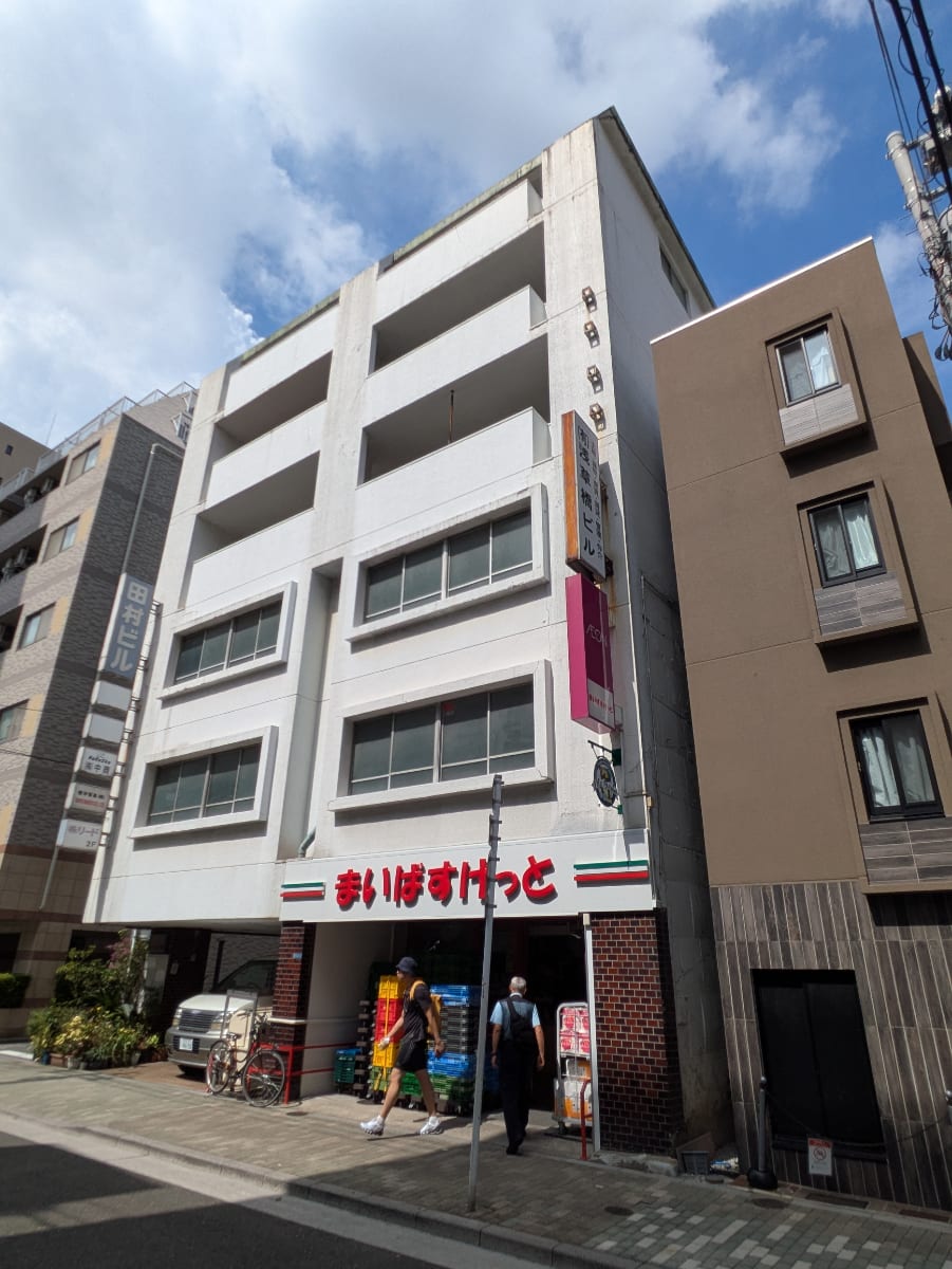 v20251013150705/fresh/building/J00100379214_6