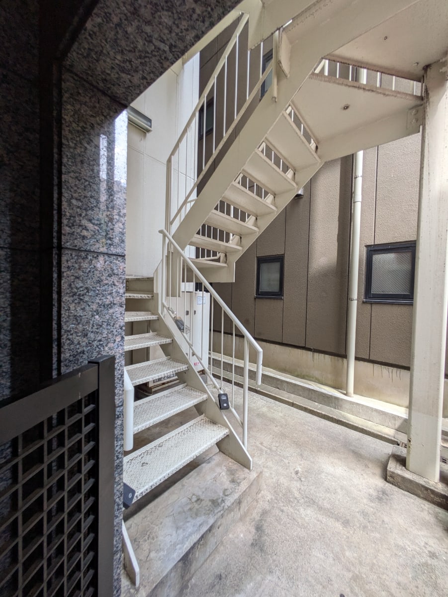 v20251013150705/fresh/building/J00100379370_11