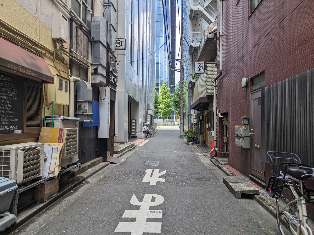 v20251013150705/fresh/building/J00100385689_15