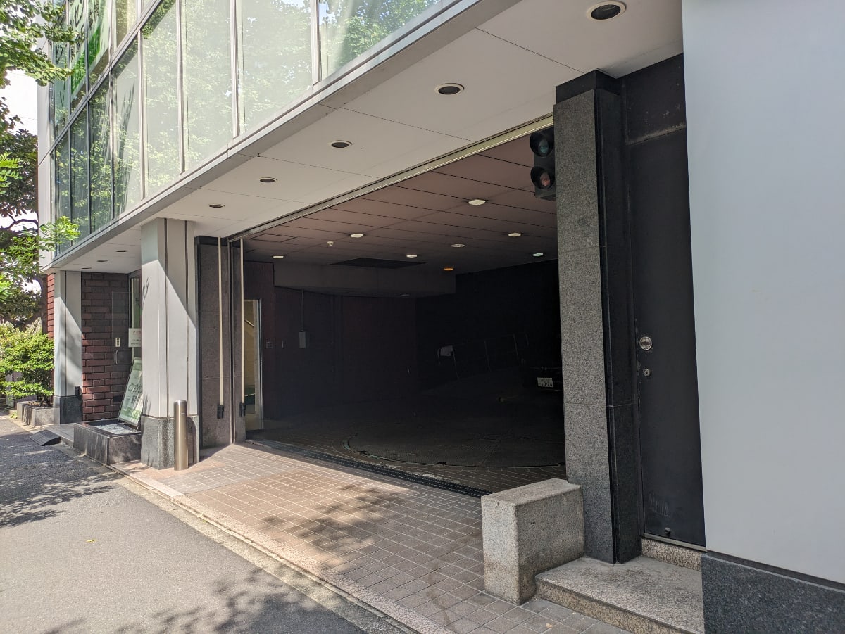 v20251013150705/fresh/building/J00100385692_9