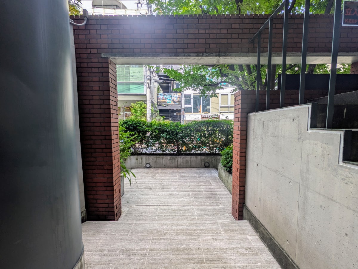 v20251013150705/fresh/building/J00100387804_14