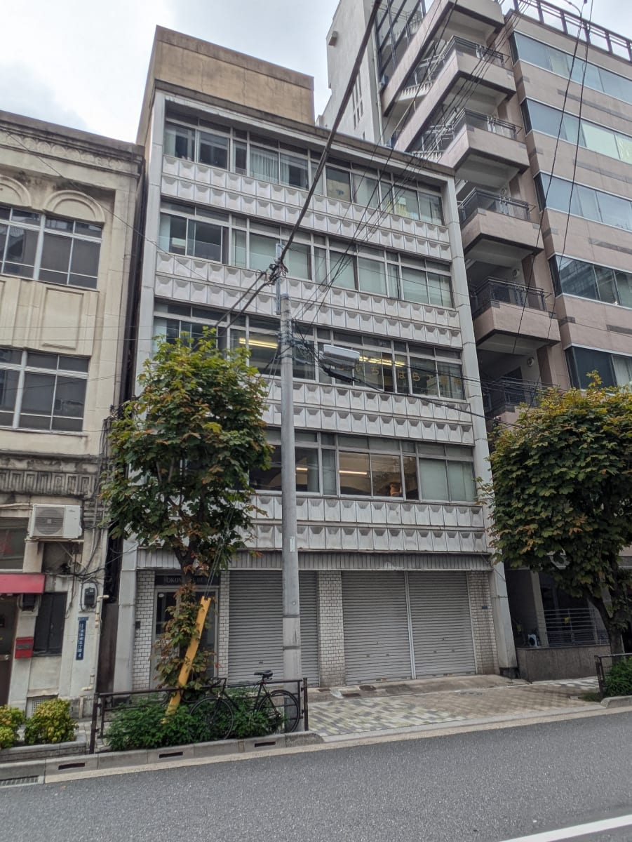 v20251013150705/fresh/building/J00100398242_6