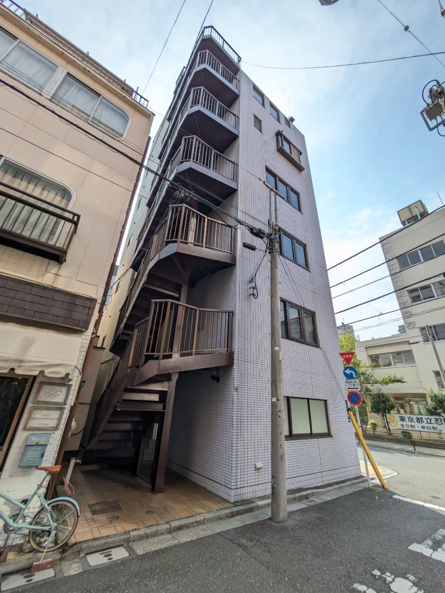v20251013150705/fresh/building/J00100409826_11