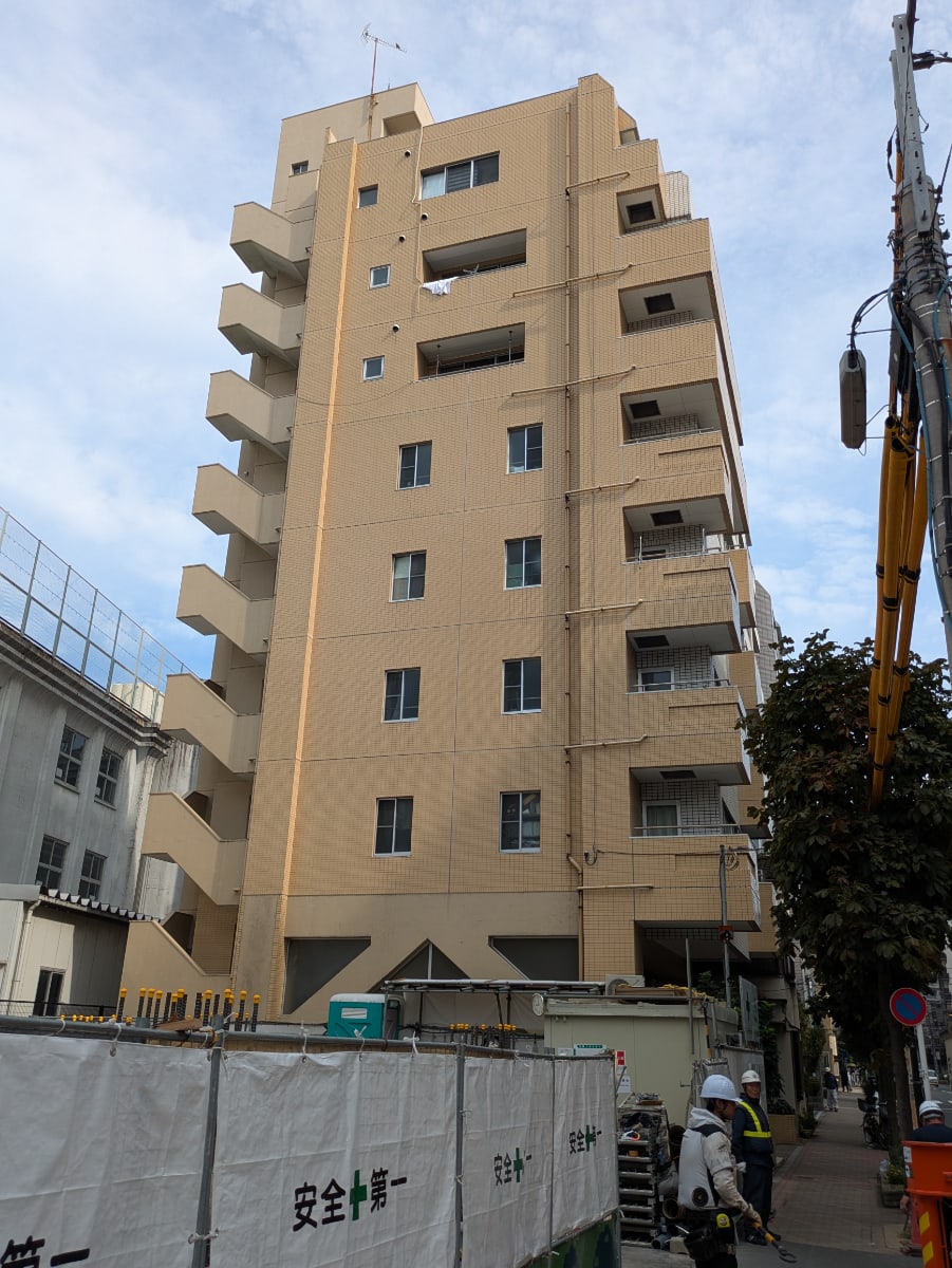 v20251013150705/fresh/building/J00100418458_9
