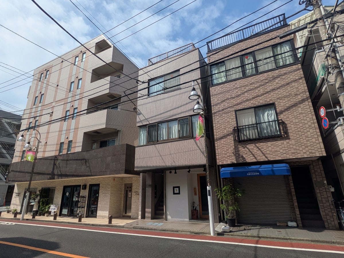 v20251013150705/fresh/building/J00100464952_8