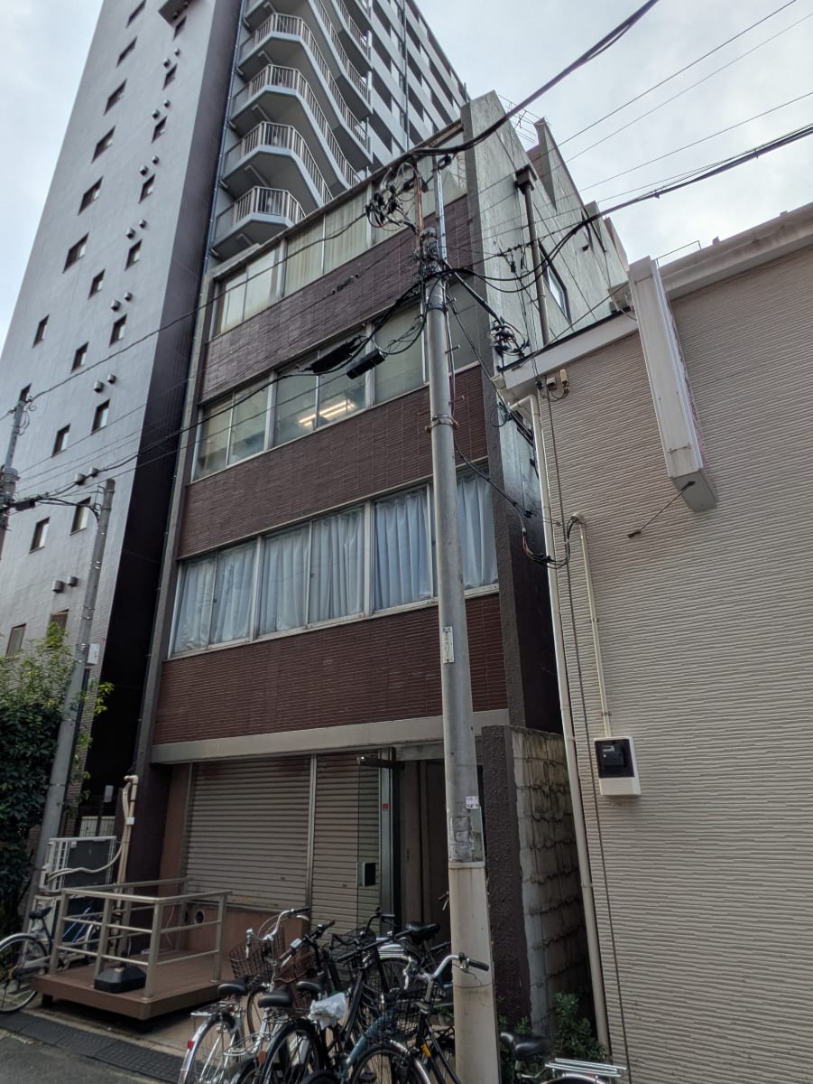 v20251014150838/fresh/building/J00100403433_9