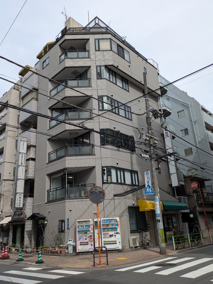 v20251014150839/fresh/building/J00100358217_1