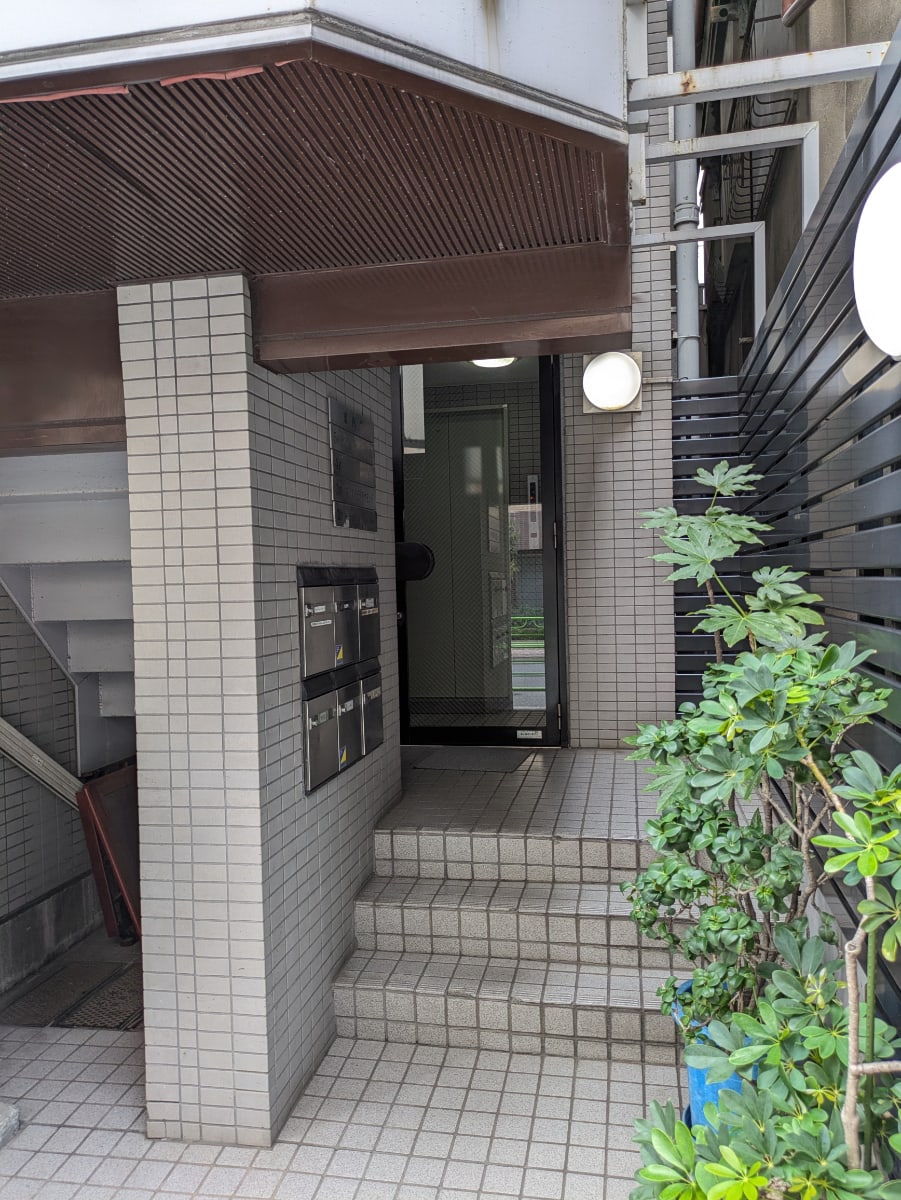 v20251014150839/fresh/building/J00100358217_3