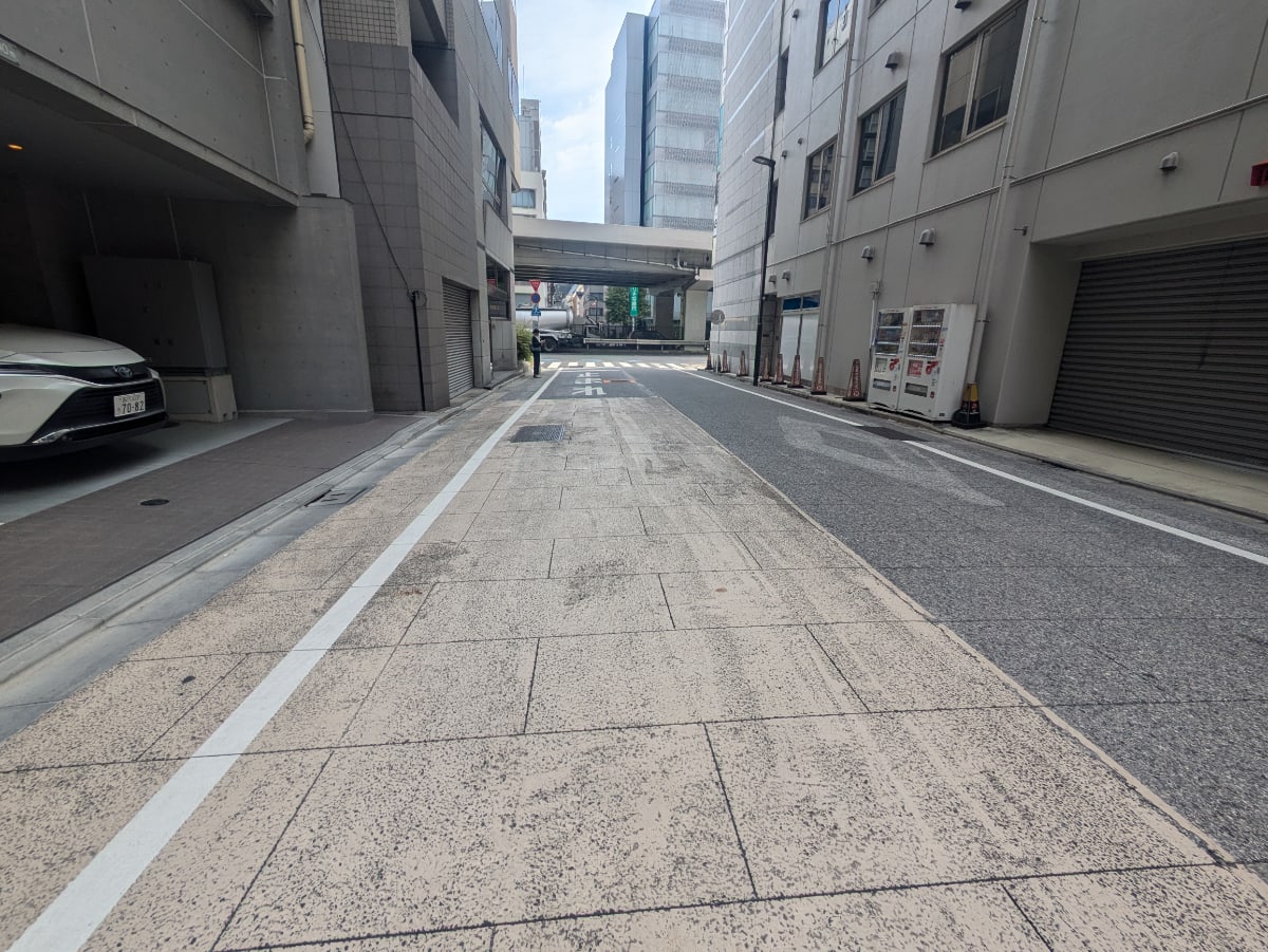v20251014150839/fresh/building/J00100364471_11