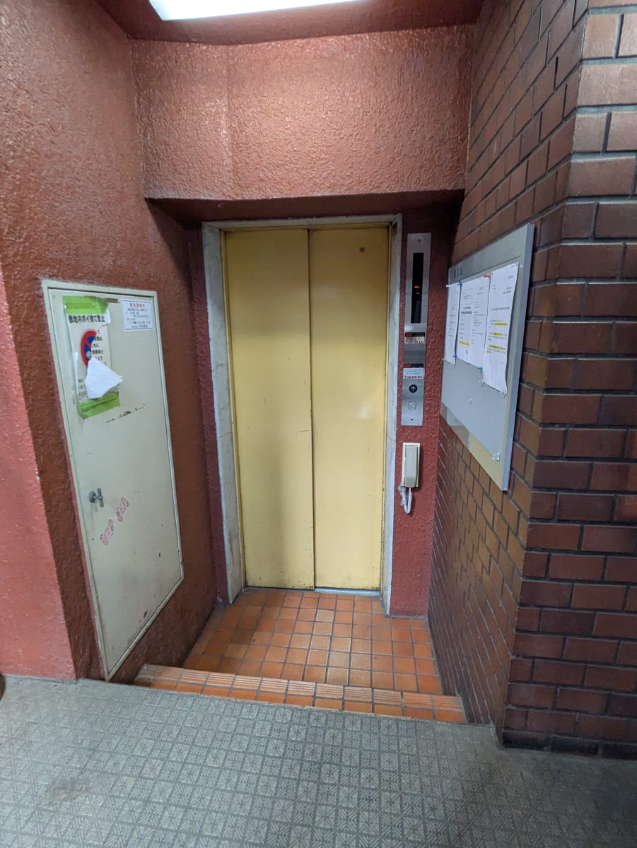 v20251014150839/fresh/building/J00100368784_4