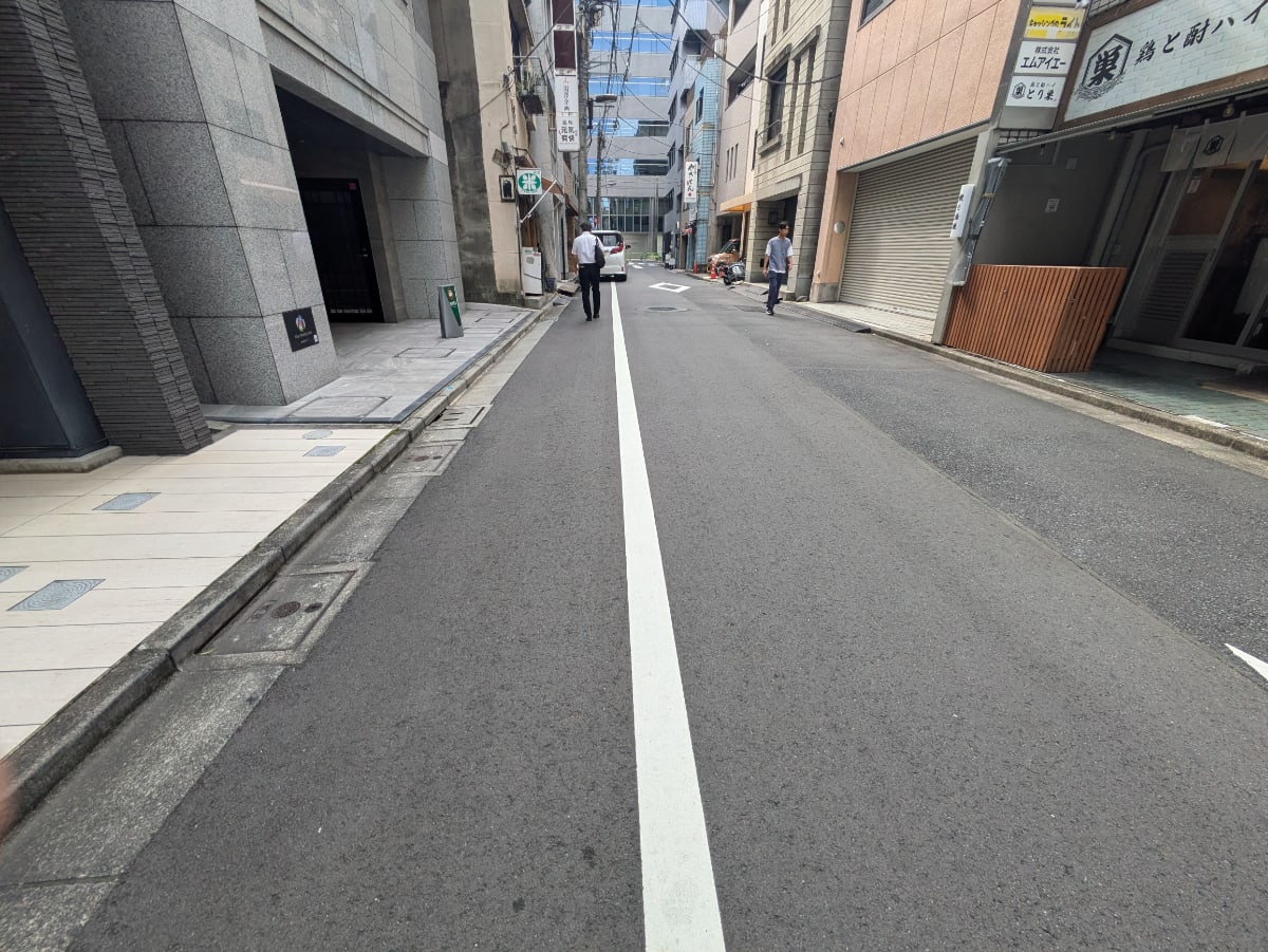 v20251014150839/fresh/building/J00100369023_12