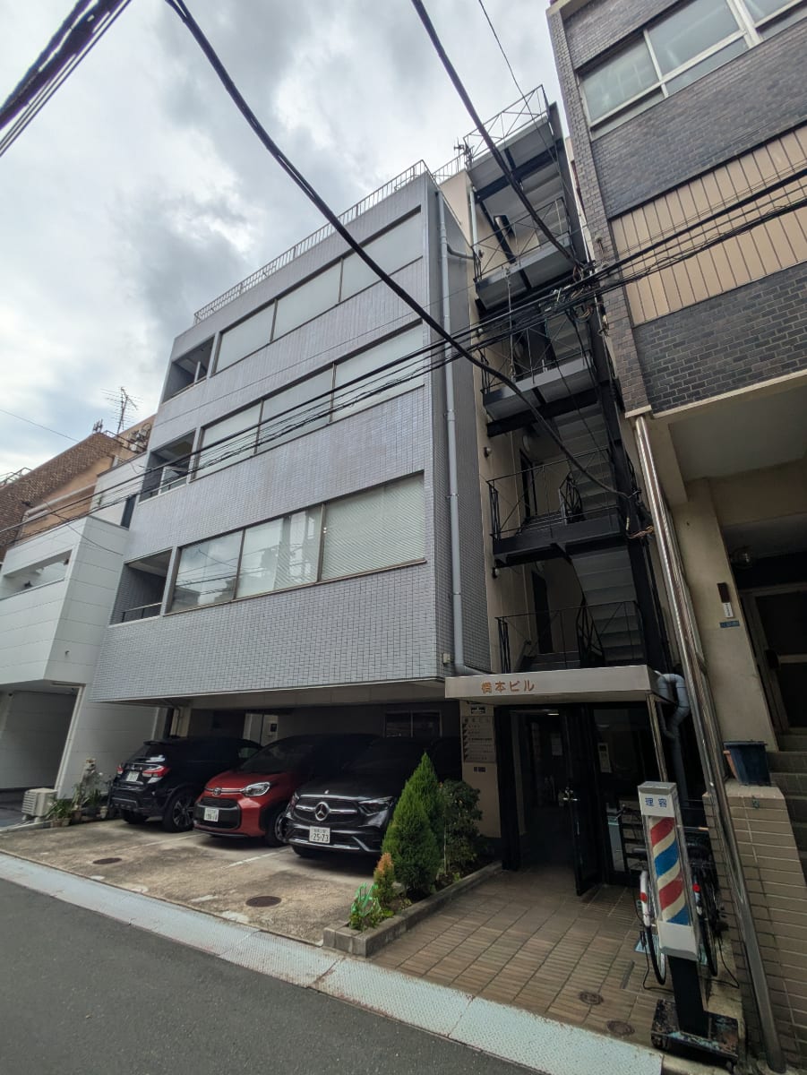 v20251014150839/fresh/building/J00100369304_9