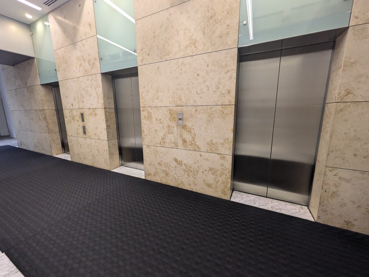 v20251014150839/fresh/building/J00100371276_4