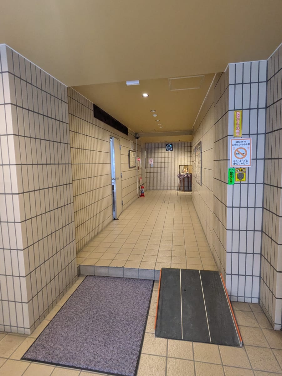 v20251014150839/fresh/building/J00100373391_15