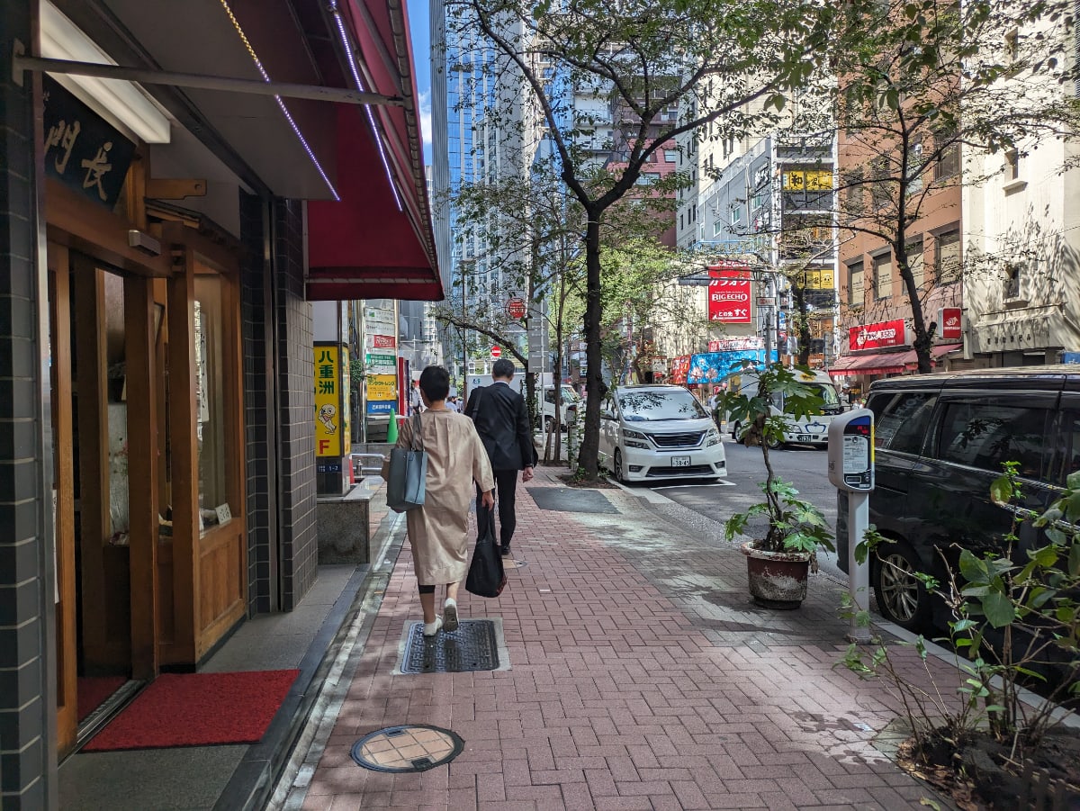 v20251014150839/fresh/building/J00100374572_10
